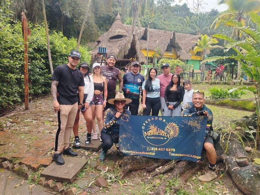 Grupo de aventureros Mohican Adventure en punto de encuentro, Melgar